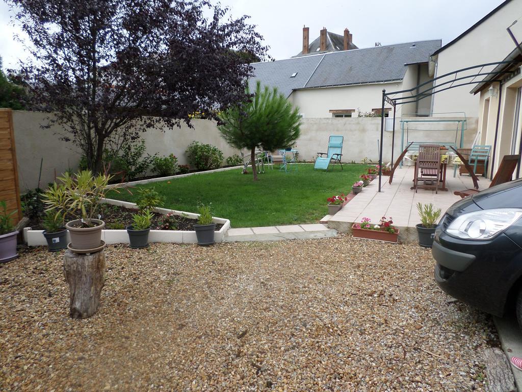 Les Renaudines Bed & Breakfast Chateau-Renault Exterior photo